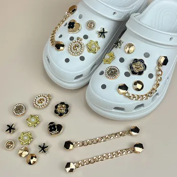 Новые горячие продажи от Croc, милые роскошные туфли со стразами, сверкающие туфли с металлической цепочкой от Croc Charm с пряжкой 