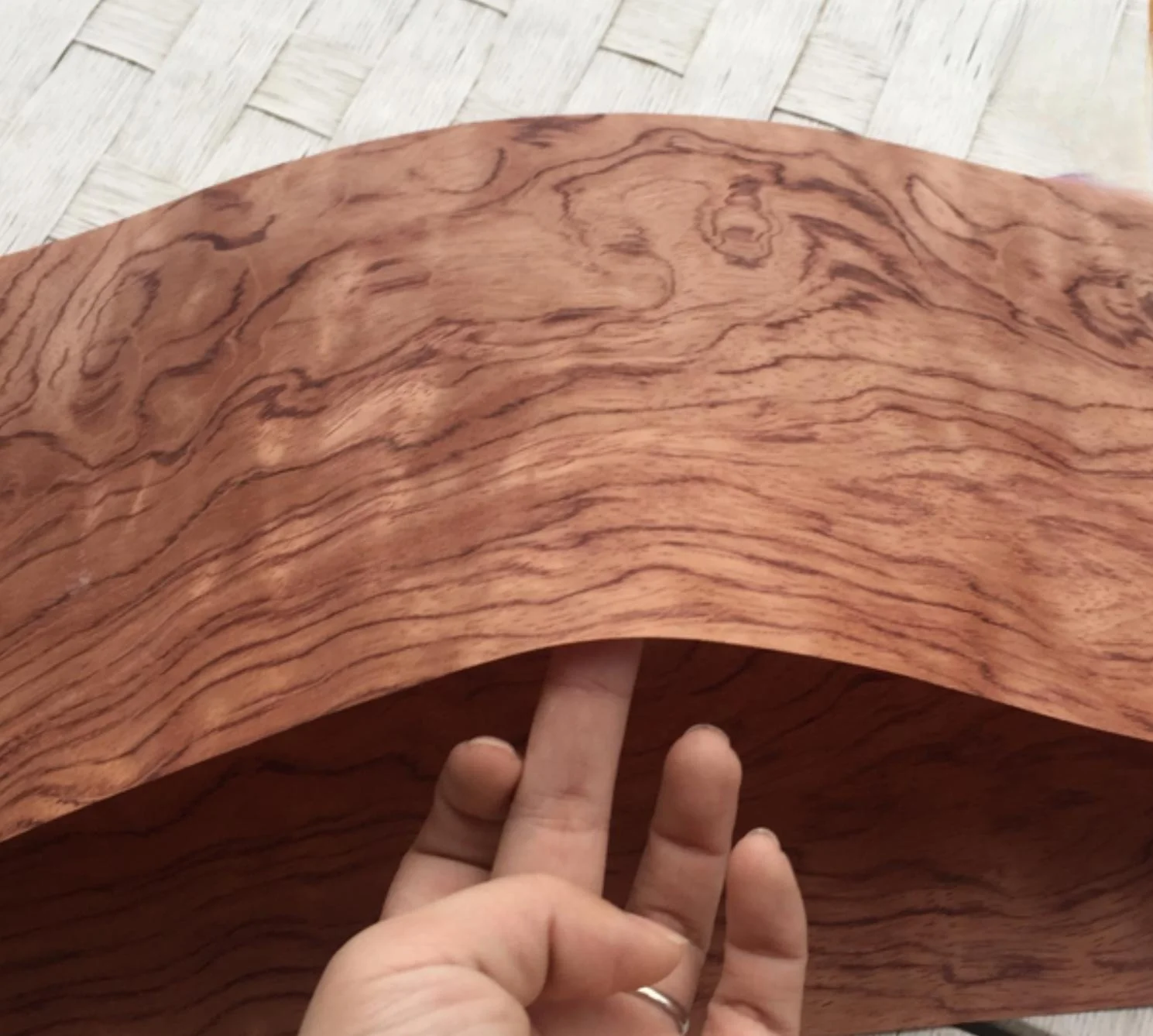 L:2.5meters Ширина: 190 мм T:0.25mm Натуральные сферические листы шпона из розового дерева, деревянный шпон для мебели - 5